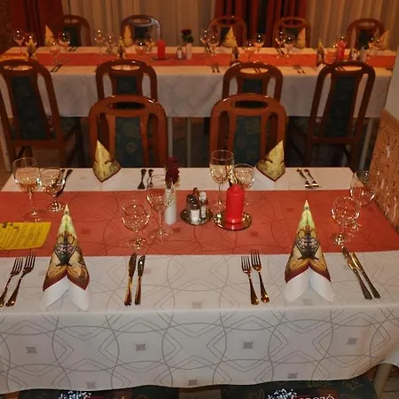 Platan Hotel Debreţin