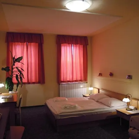 Platan Hotel