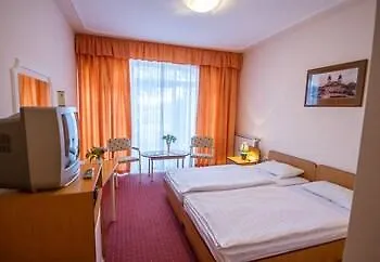 Platan Hotel 3*