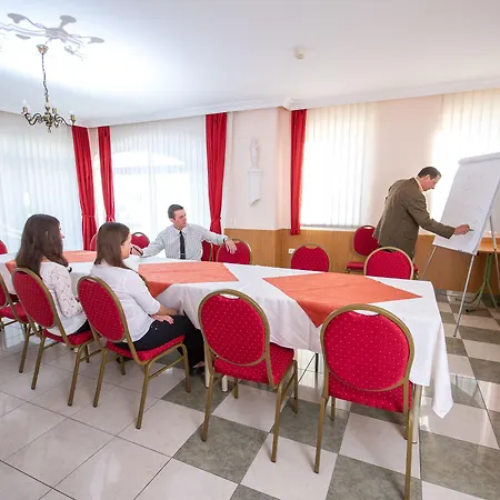 Platan Hotel 3*