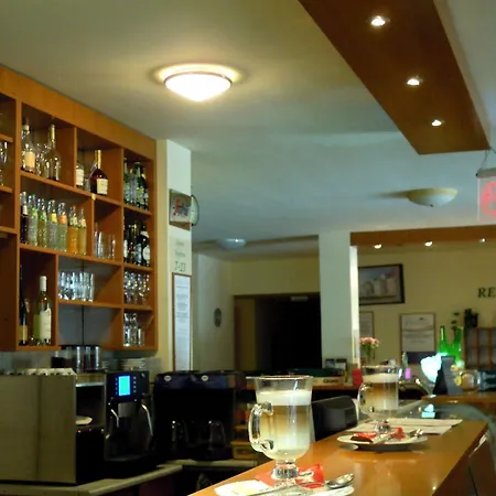 Hotel Platan Debreţin